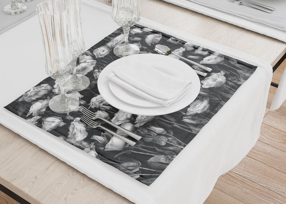 3D Фотообои Салфетки для стола «Цветы на темной ткани»