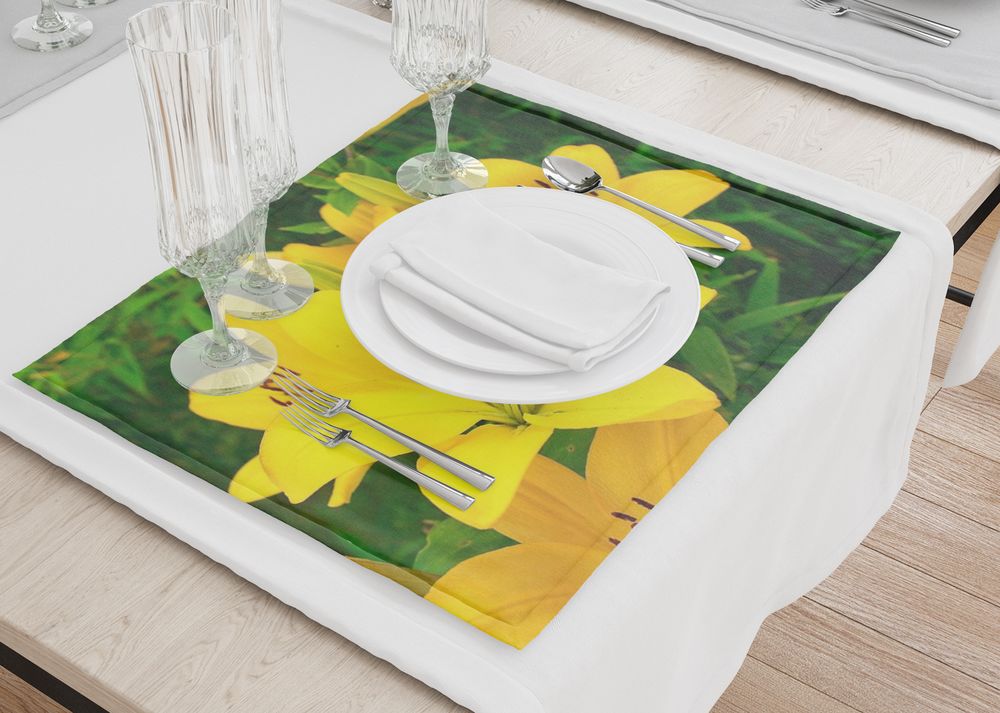 3D Фотообои Подставки под горячее «Яркие желтые лилии »