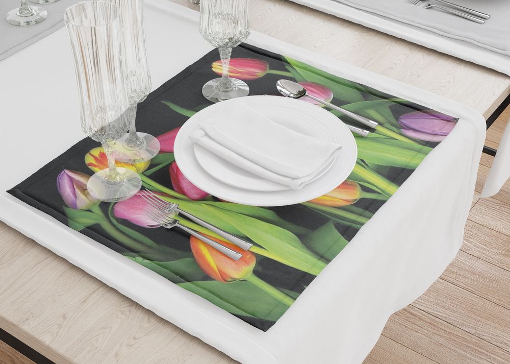 3D Фотообои Салфетки под посуду «Тюльпаны на темном фоне»