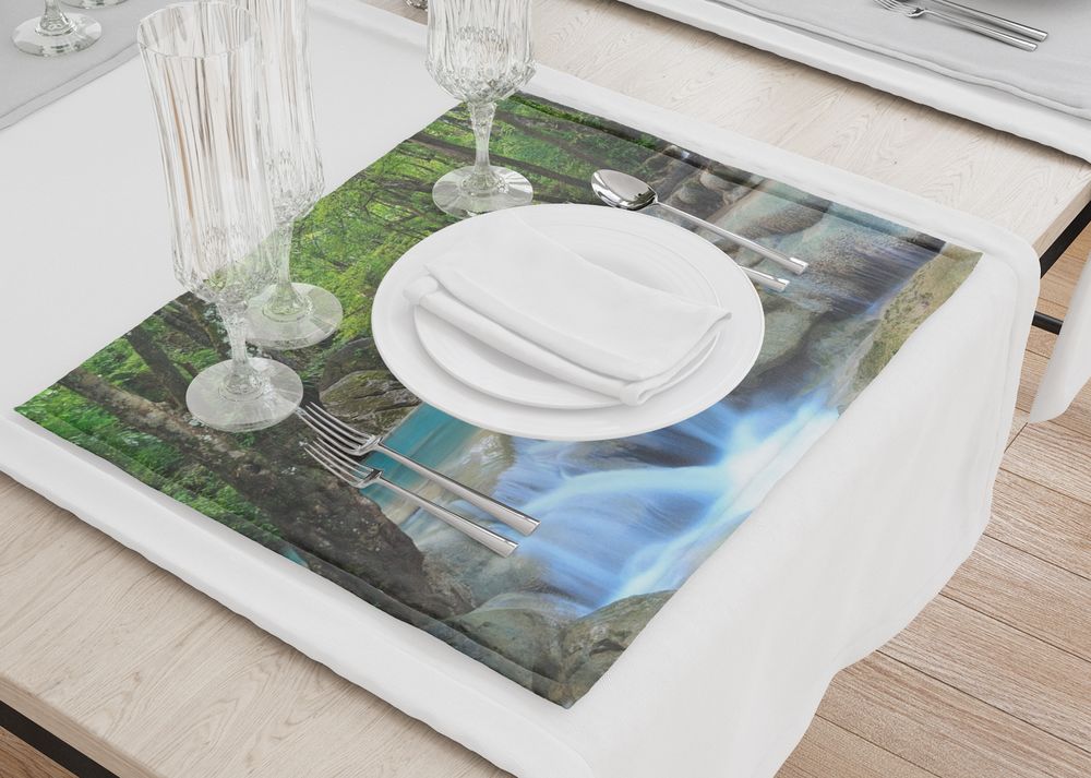 3D Фотообои Салфетки на стол «Водопад в зеленом лесу»