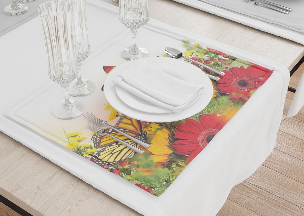 3D Фотообои Салфетки для стола «Бабочки над яркими цветами»