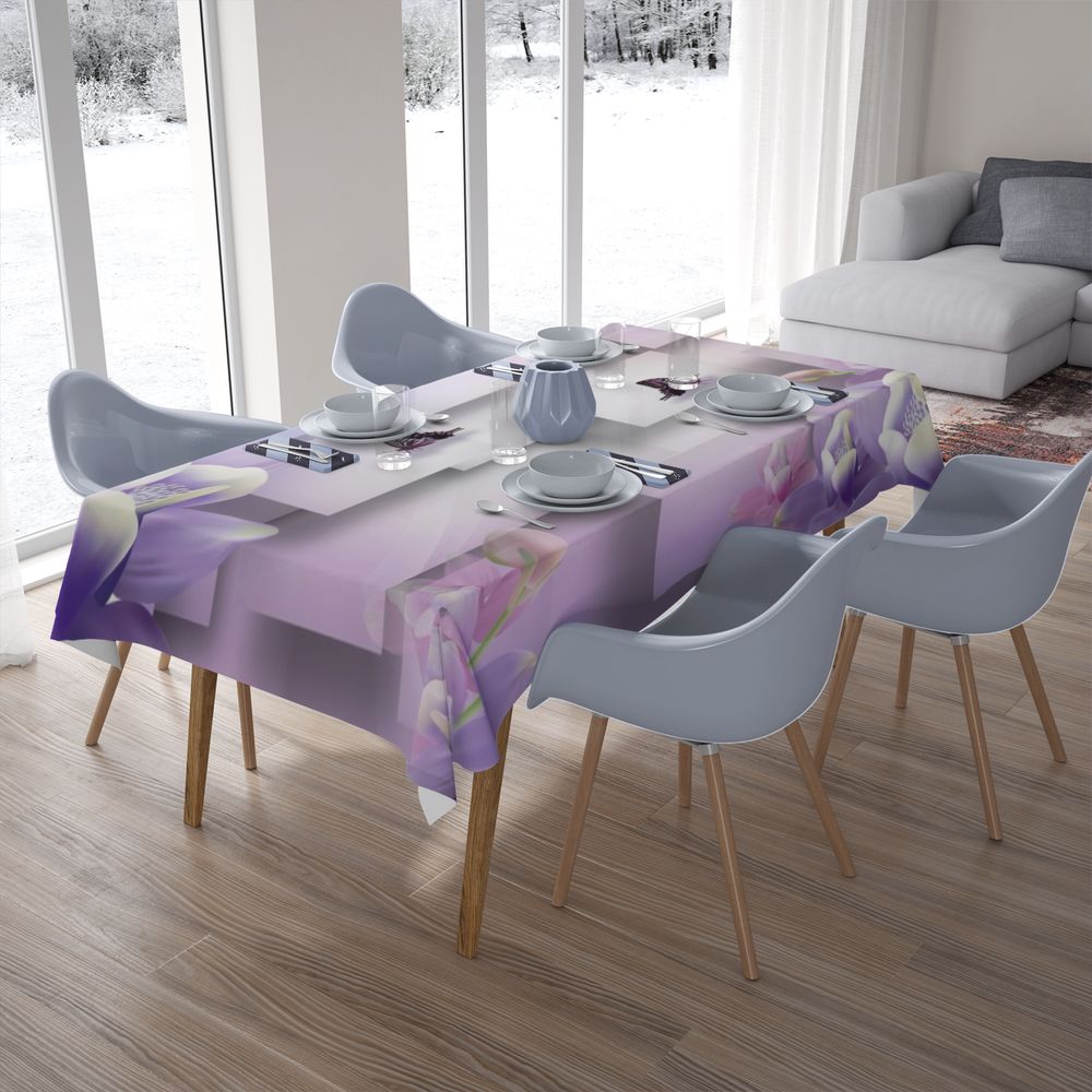 Текстильная скатерть на обеденный стол «Сиреневые цветы с бабочками» вид 7