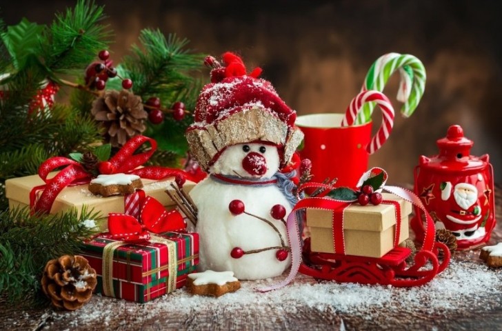 Новогодний 3D плед «Снеговик с подарками» вид 2