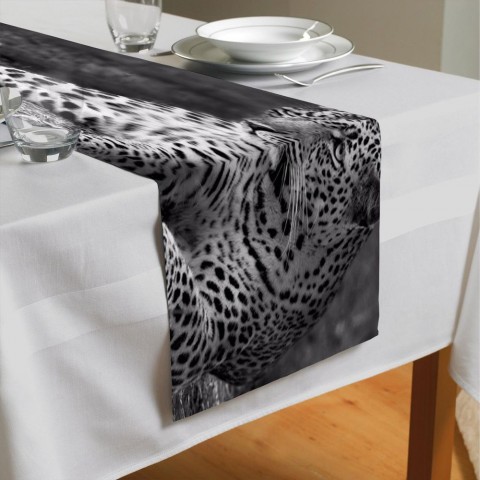 Настольная дорожка «Черно белый леопард» вид 4