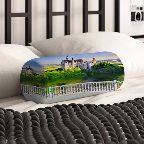 Тканевая круглая подушка «Балкон с видом на замок» вид 2
