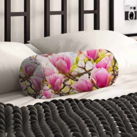 Декоративная круглая подушка «Бутоны цветущей магнолии» вид 2
