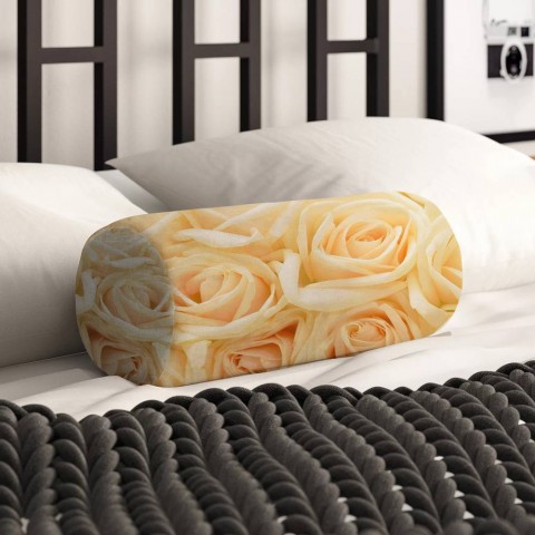 Интерьерная подушка «Ковер из бежевых роз» вид 2