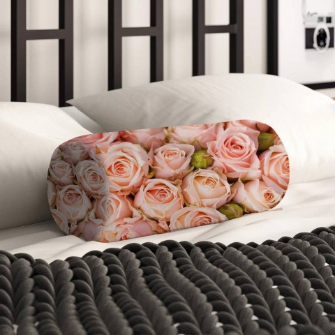 Декоративная подушка валик «Кремовые розы» вид 2