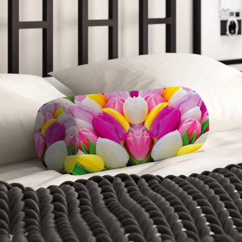 Декоративная подушка «Разнообразие тюльпанов» вид 2