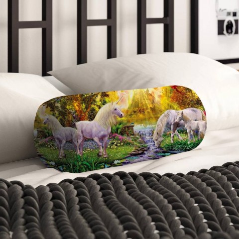 Декоративная подушка «Единороги на водопое» вид 2