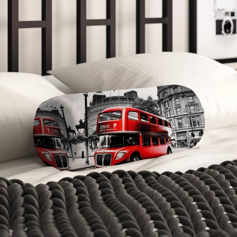 Тканевая подушка для дивана «Красный автобус» вид 2