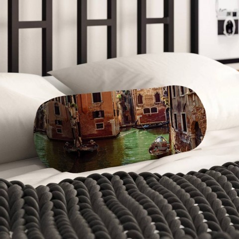 Интерьерная подушка колбаска «Канал в Венеции» вид 2