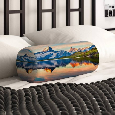 Тканевая подушка для дивана «Утренний горный пейзаж» вид 2