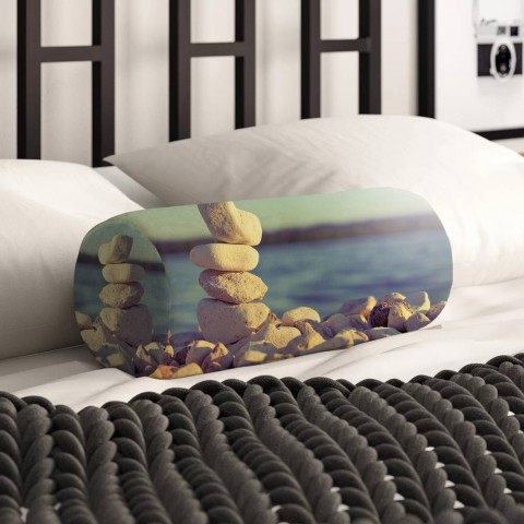 Декоративная круглая подушка «Камни на берегу» вид 2