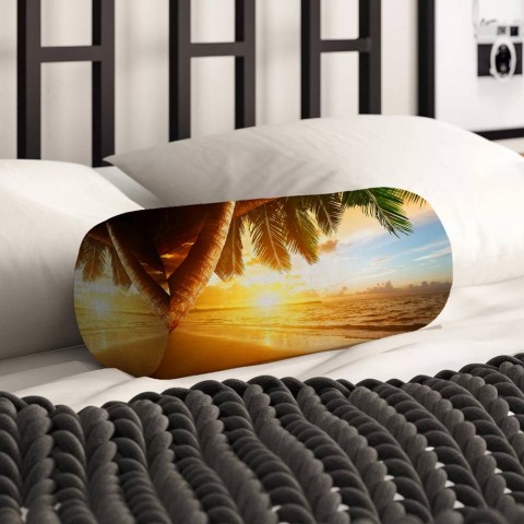 Интерьерная вытянутая подушка «Закат под пальмами» вид 2