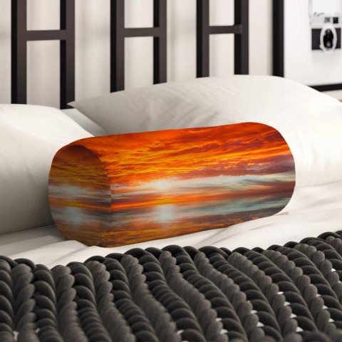 Интерьерная подушка «Бордовый закат» вид 2