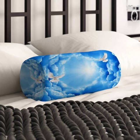 Интерьерная подушка-валик «Голуби в небе» вид 2