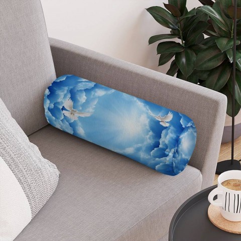 Интерьерная подушка-валик «Голуби в небе» вид 4