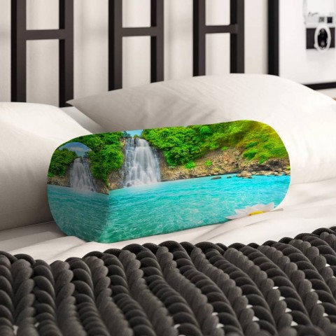 Декоративная вытянутая подушка «Водопад с кувшинкой» вид 2