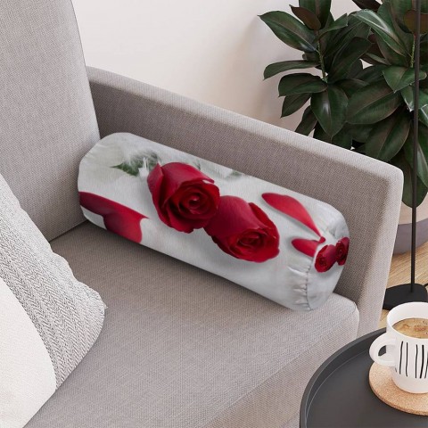 Тканевая подушка в форме валика «Красные розы в перьях» вид 4