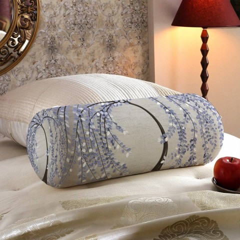 Декоративная подушка подголовник «Лавандовые лепестки»