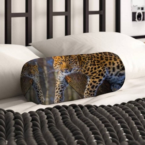 Декоративная подушка подголовник «Амурский леопард» вид 2