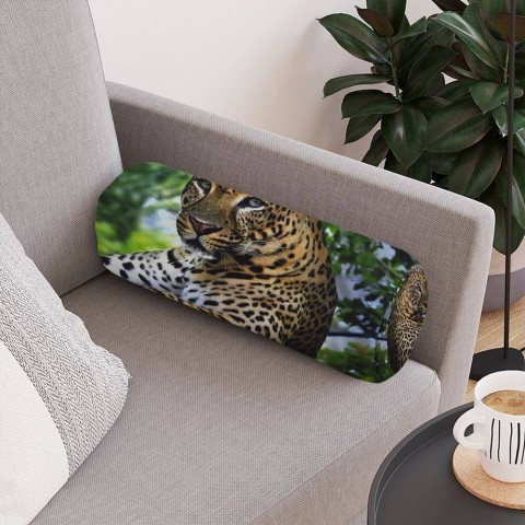 Тканевая подушка валик «Отдыхающий леопард» вид 4