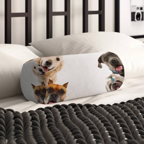 Тканевая подушка в форме валика «Довольные псы» вид 2