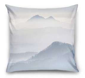 3D Подушка «Горы в туманной пелене»