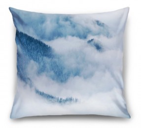 3D Подушка «Еловые склоны в голубом тумане»