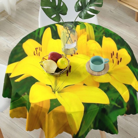 Габардиновая скатерть на обеденный стол «Яркие желтые лилии » вид 5