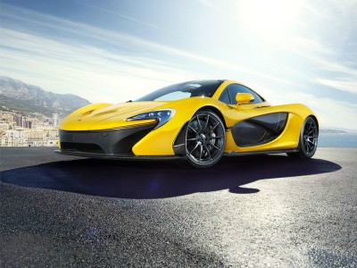 3D Фотообои «Желтый спортивный автомобиль в лучах солнца»