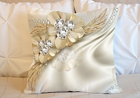 3D Подушка «Золотые цветы с алмазными серединками» вид 5