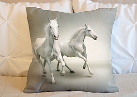 3D Подушка «Белые лошади на сером фоне» вид 4