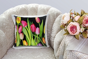 3D Подушка «Тюльпаны на темном фоне» вид 4