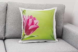 3D Подушка «Тюльпаны на зеленом фоне» вид 3
