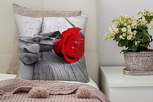 3D Подушка «Черно белое фото с красной розой» вид 5