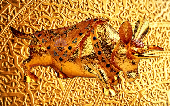 3D Фотообои  «Декорация с золотым быком в испанском стиле»  вид 1